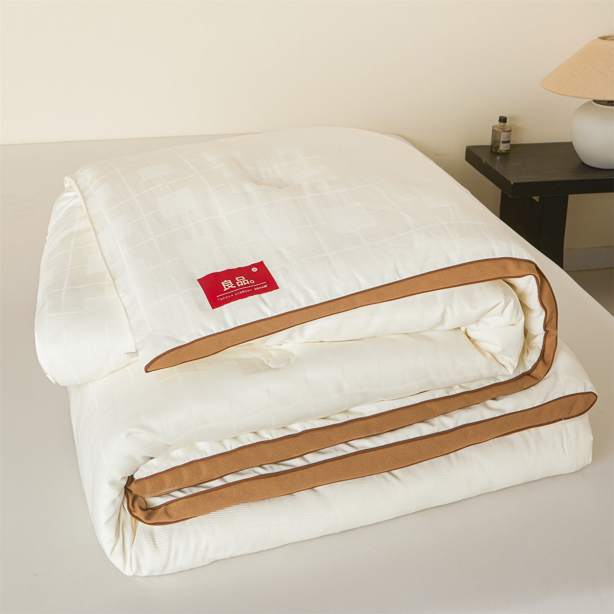 91家纺网 家纺一手货源 找家纺 梵蒂莎 2025新款提莱雅棉花被秋冬逸格被被子被芯-场景二 逸格-卡其