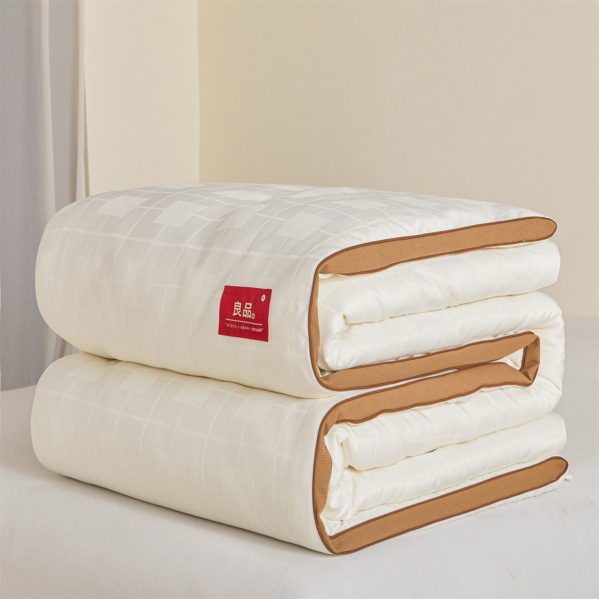 91家纺网 家纺一手货源 找家纺 梵蒂莎 2025新款提莱雅棉花被秋冬逸格被被子被芯-场景二 逸格-卡其