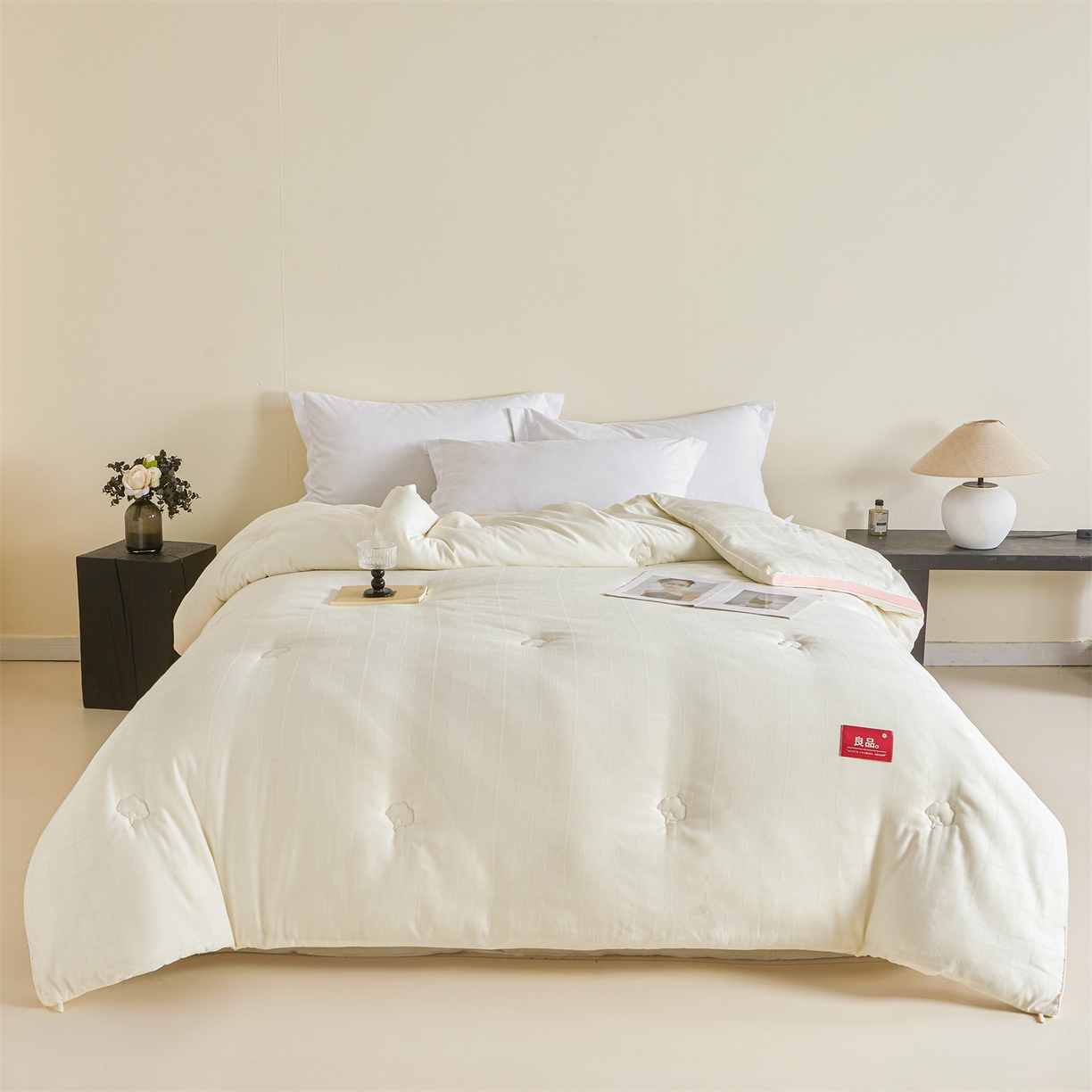 91家纺网 家纺一手货源 找家纺 梵蒂莎 2025新款提莱雅棉花被秋冬逸格被被子被芯-场景二 逸格-樱花粉