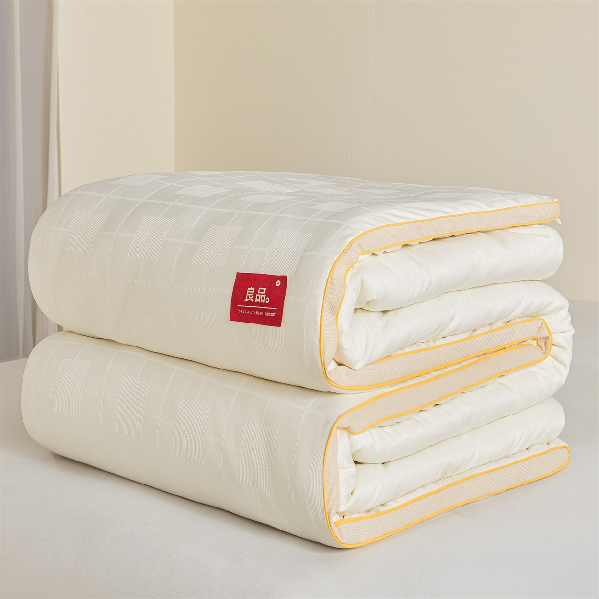 91家纺网 家纺一手货源 找家纺 梵蒂莎 2025新款提莱雅棉花被秋冬逸格被被子被芯-场景二 逸格-鹅黄