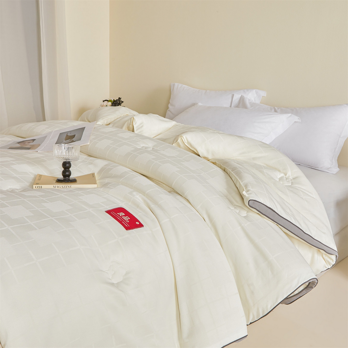 91家纺网 家纺一手货源 找家纺 梵蒂莎 2025新款提莱雅棉花被秋冬逸格被被子被芯-场景二 逸格-浅灰