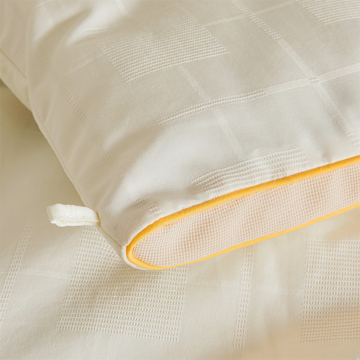 91家纺网 家纺一手货源 找家纺 梵蒂莎 2025新款提莱雅棉花被秋冬逸格被被子被芯-场景二 逸格-鹅黄