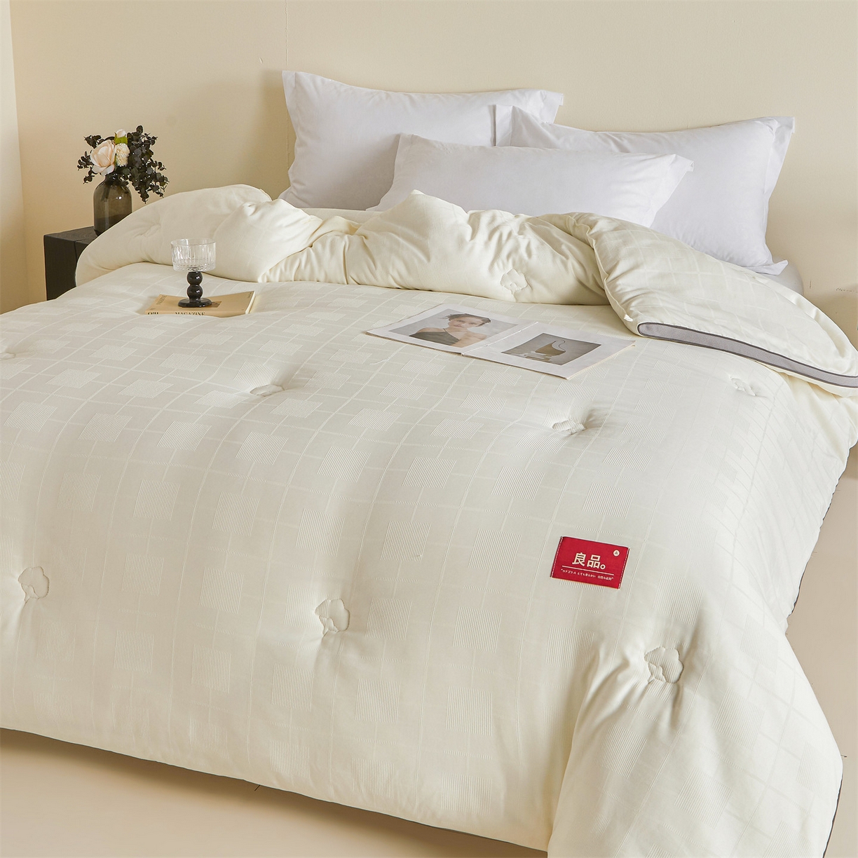 91家纺网 家纺一手货源 找家纺 梵蒂莎 2025新款提莱雅棉花被秋冬逸格被被子被芯-场景二 逸格-浅灰