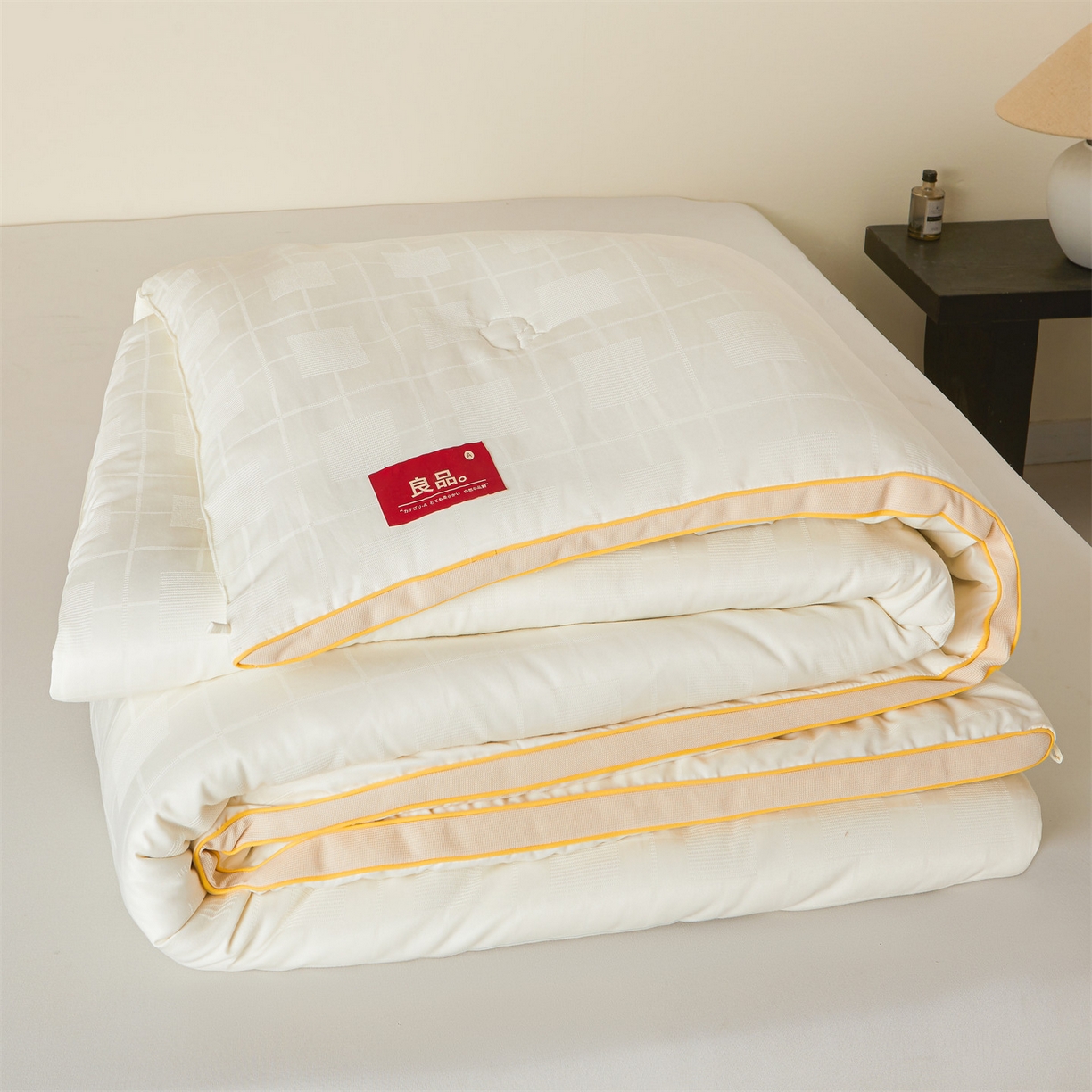 91家纺网 家纺一手货源 找家纺 梵蒂莎 2025新款提莱雅棉花被秋冬逸格被被子被芯-场景二 逸格-鹅黄