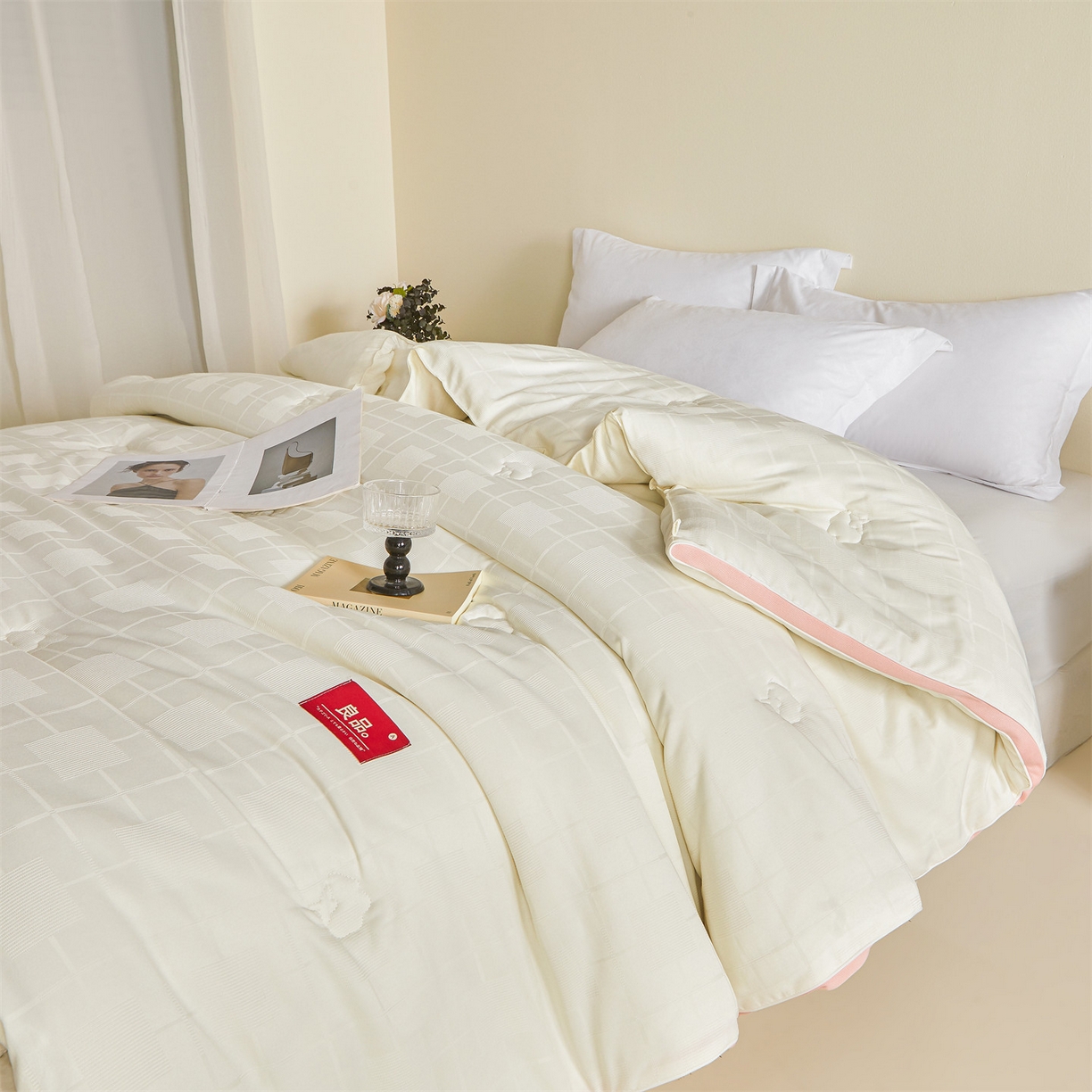 91家纺网 家纺一手货源 找家纺 梵蒂莎 2025新款提莱雅棉花被秋冬逸格被被子被芯-场景二 逸格-樱花粉