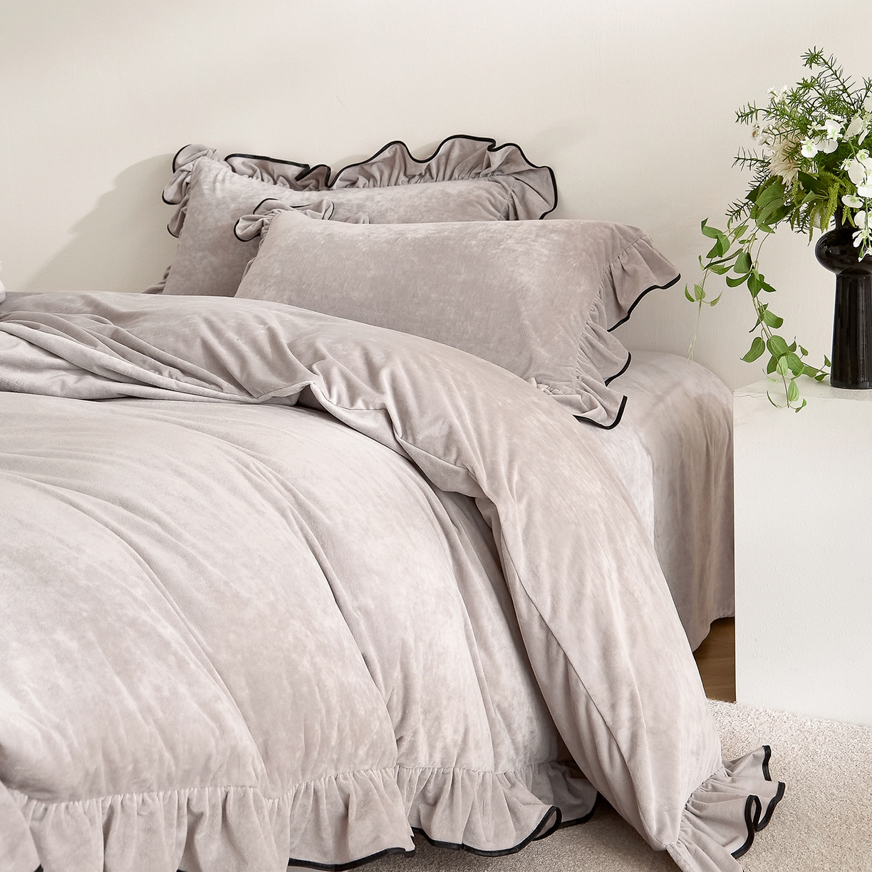 91家纺网 家纺一手货源 找家纺 ONE TWO ONE 121 2025新款婴儿绒荷叶边四件套-戴安娜系列【提供买家秀】会员-20平台控价券后不得低于318/338元 戴安娜-缦紫