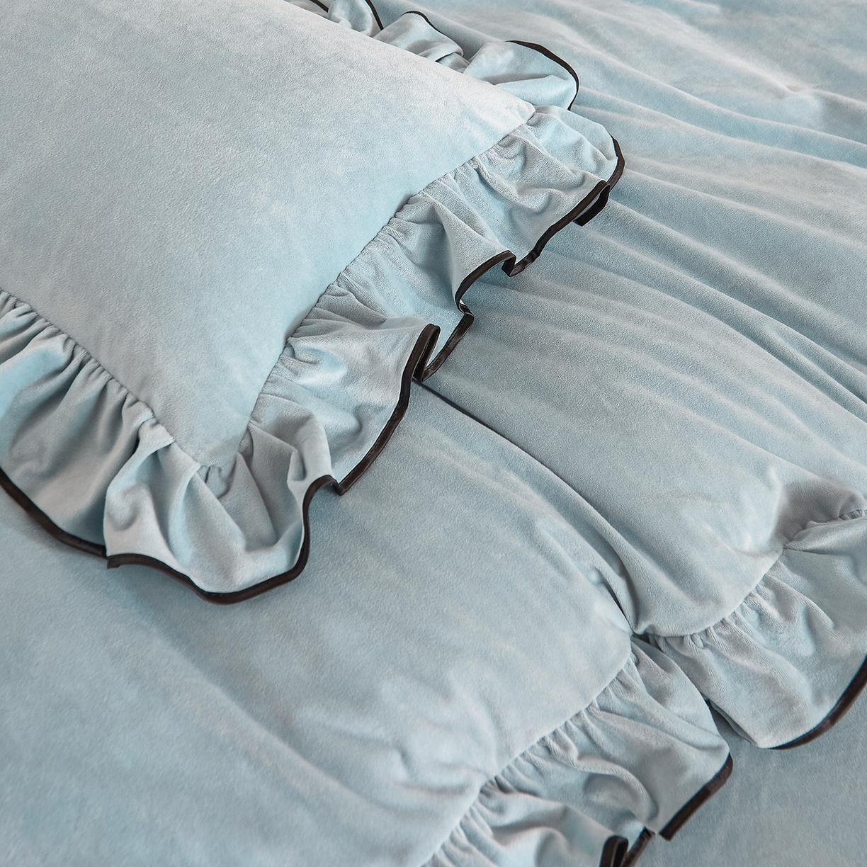 91家纺网 家纺一手货源 找家纺 ONE TWO ONE 121 2025新款婴儿绒荷叶边四件套-戴安娜系列【提供买家秀】会员-20平台控价券后不得低于318/338元 戴安娜-栀蓝