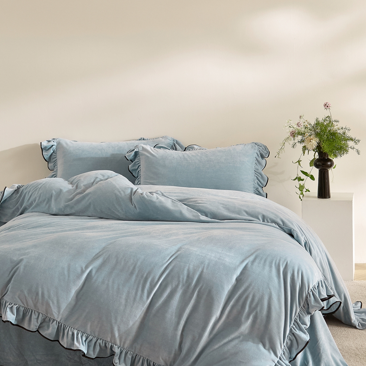 91家纺网 家纺一手货源 找家纺 ONE TWO ONE 121 2025新款婴儿绒荷叶边四件套-戴安娜系列【提供买家秀】会员-20平台控价券后不得低于318/338元 戴安娜-栀蓝