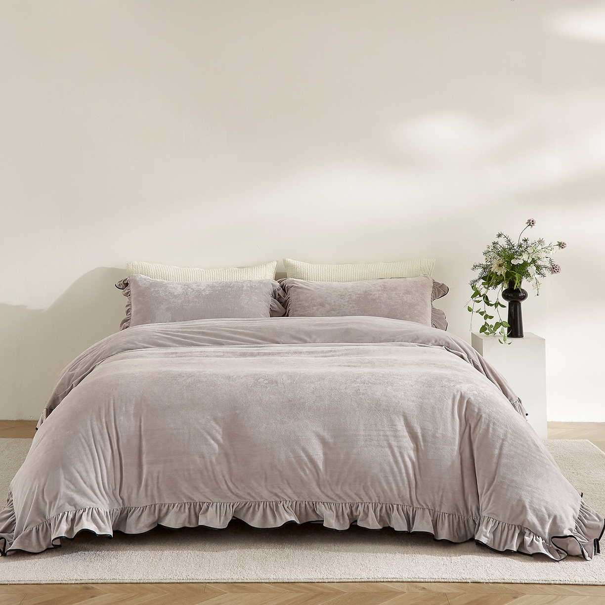 91家纺网 家纺一手货源 找家纺 ONE TWO ONE 121 2025新款婴儿绒荷叶边四件套-戴安娜系列【提供买家秀】会员-20平台控价券后不得低于318/338元 戴安娜-缦紫