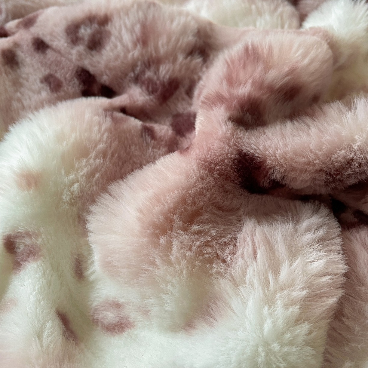 91家纺网 家纺一手货源 找家纺 典曼家纺 2025新款加厚保暖兔绒四件套-豹纹系列 豹纹-紫条