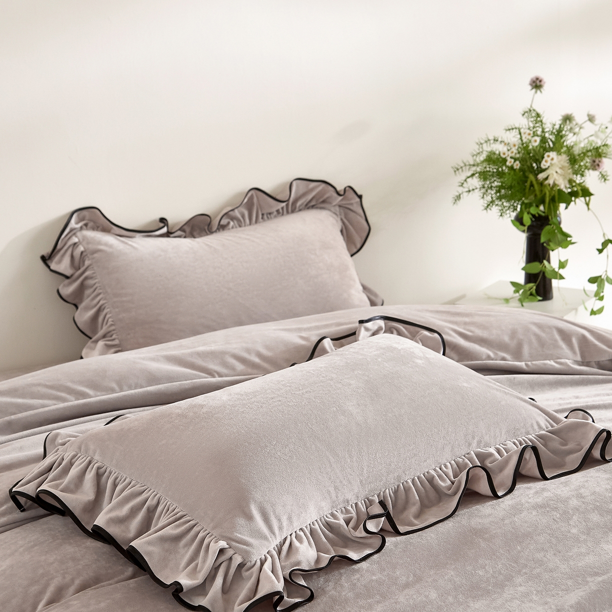 91家纺网 家纺一手货源 找家纺 ONE TWO ONE 121 2025新款婴儿绒荷叶边四件套-戴安娜系列【提供买家秀】会员-20平台控价券后不得低于318/338元 戴安娜-缦紫