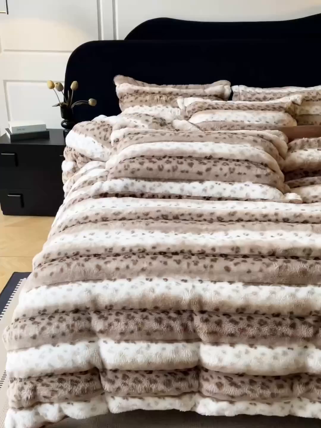 91家纺网 家纺一手货源 找家纺 典曼家纺 2025新款加厚保暖兔绒四件套-豹纹系列 豹纹-咖条