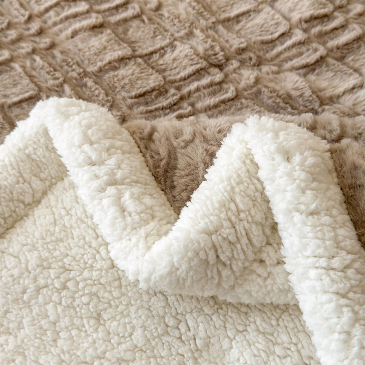 91家纺网 家纺一手货源 找家纺 （总）慕木家纺 2025新款高克重加厚兔毛绒斜纹双层毛毯毛毯毯子（可供跨境提供买家秀）