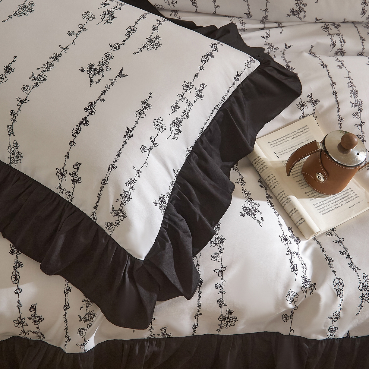 91家纺网 家纺一手货源 找家纺 （总）ONE TWO ONE 121 2025新款50长绒高端工艺款荷叶花边贡缎数码印花四件套-陌上开花【会员-20】 平台控价券后不得低于368/388元