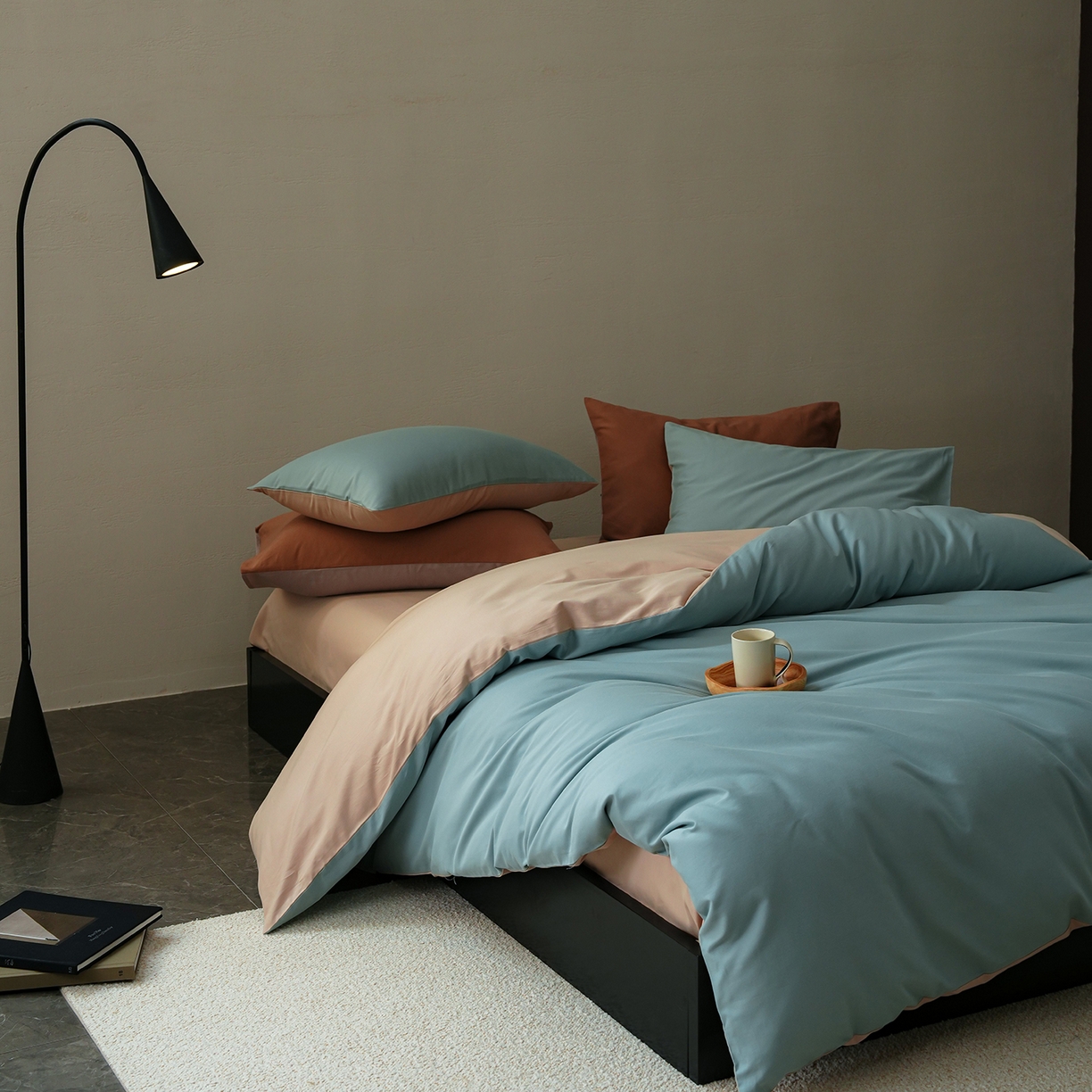 91家纺网 家纺一手货源 找家纺 禾时 2025新款A类全棉贡缎磨毛纯色四件套（礼盒包装）-风格1 蓝黛