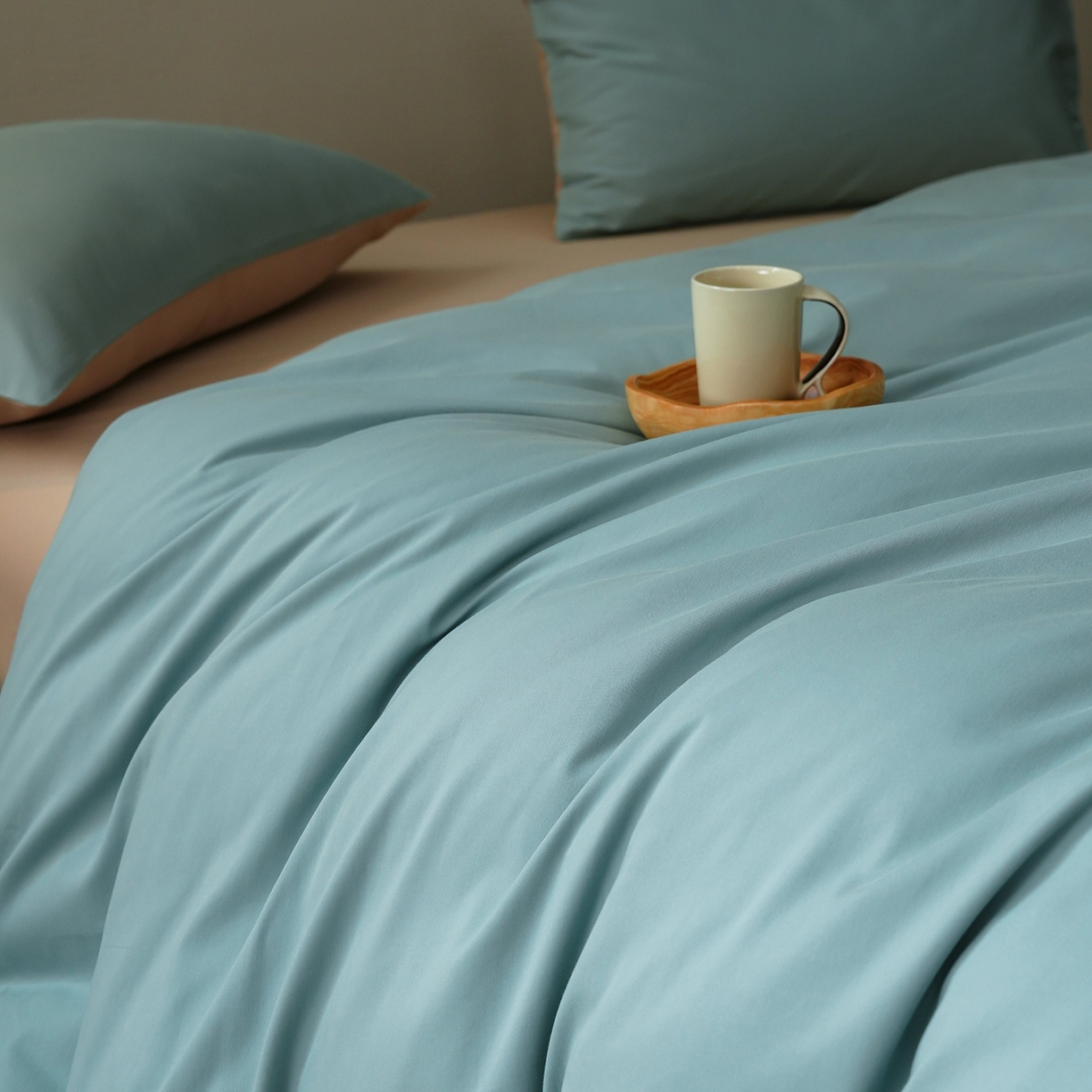 91家纺网 家纺一手货源 找家纺 禾时 2025新款A类全棉贡缎磨毛纯色四件套（礼盒包装）-风格1 蓝黛