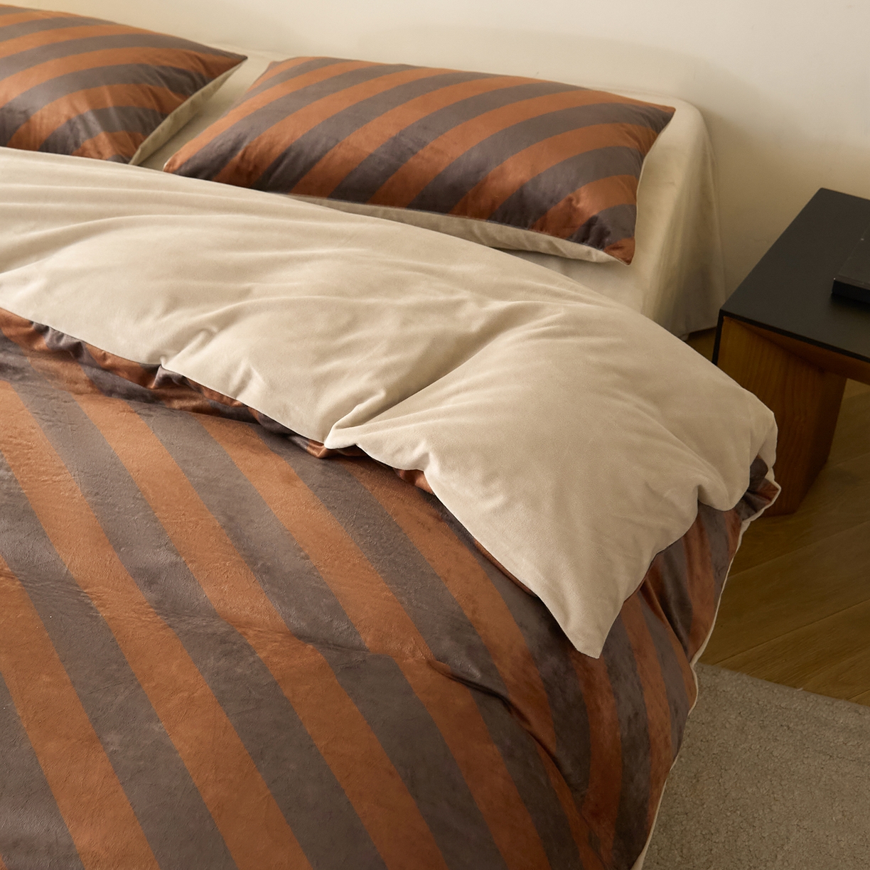 91家纺网 家纺一手货源 找家纺 （总）ONE TWO ONE 121 【德芙绒】【总共有21个颜色陆续上新】2025秋冬新款牛奶绒德芙绒宝宝绒婴儿绒短毛绒四件套床单被套【未来大热款】【提供买家秀】 会员-10 控价标准258 加大2