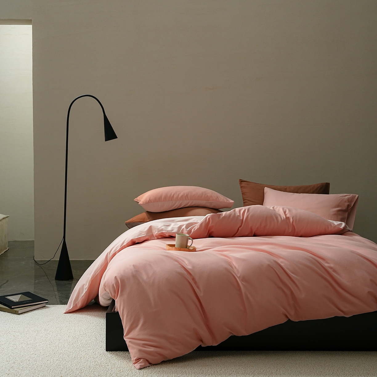 91家纺网 家纺一手货源 找家纺 禾时 2025新款A类全棉贡缎磨毛纯色四件套（礼盒包装）-风格1 粉恋