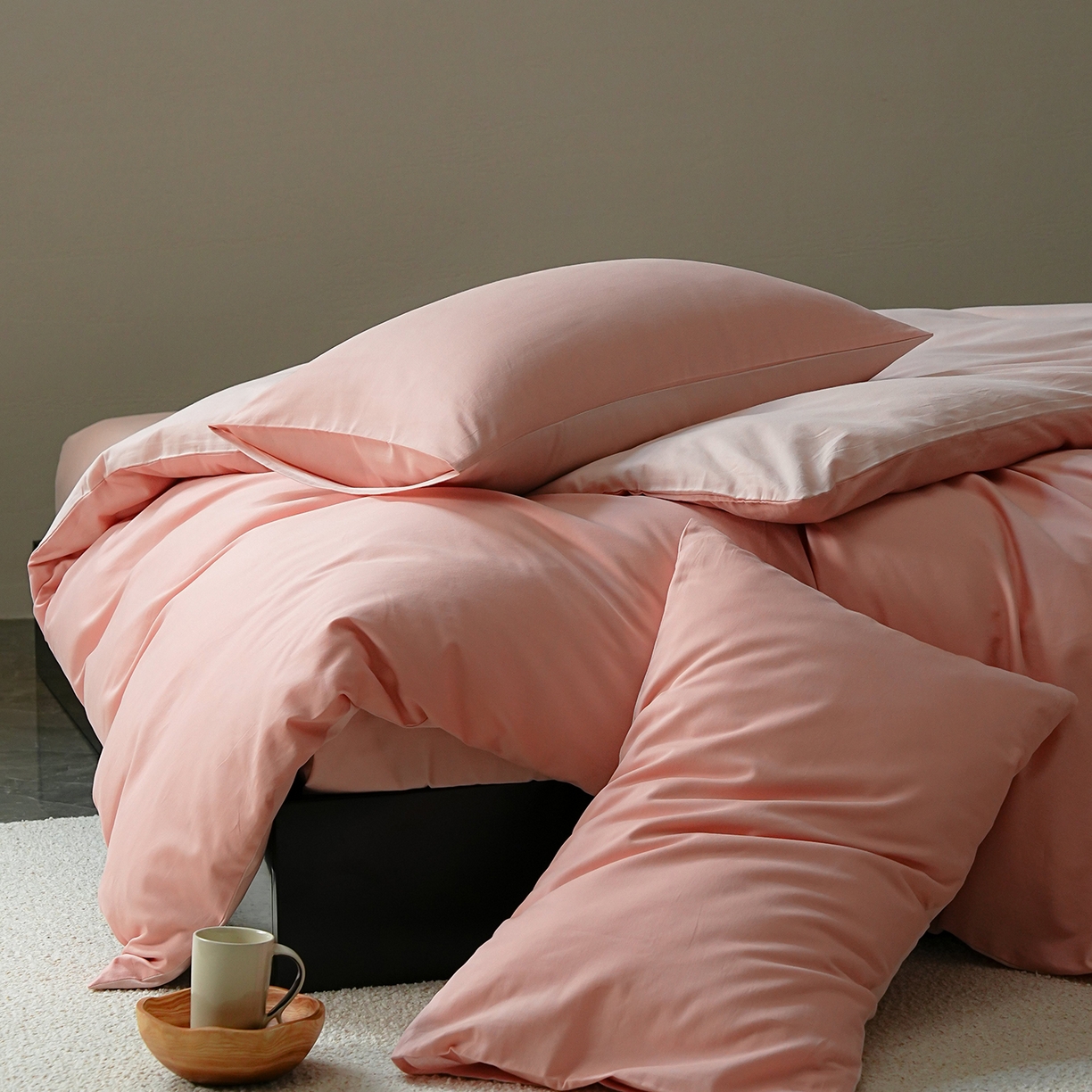 91家纺网 家纺一手货源 找家纺 禾时 2025新款A类全棉贡缎磨毛纯色四件套（礼盒包装）-风格1 粉恋