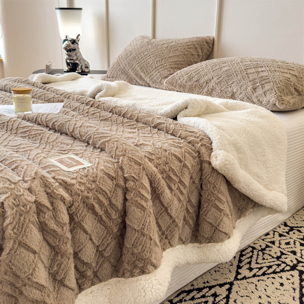 91家纺网 家纺一手货源 找家纺 慕木家纺 2025新款高克重加厚兔毛绒斜纹双层毛毯毛毯毯子（可供跨境提供买家秀） 兔兔绒-斜纹-咖啡