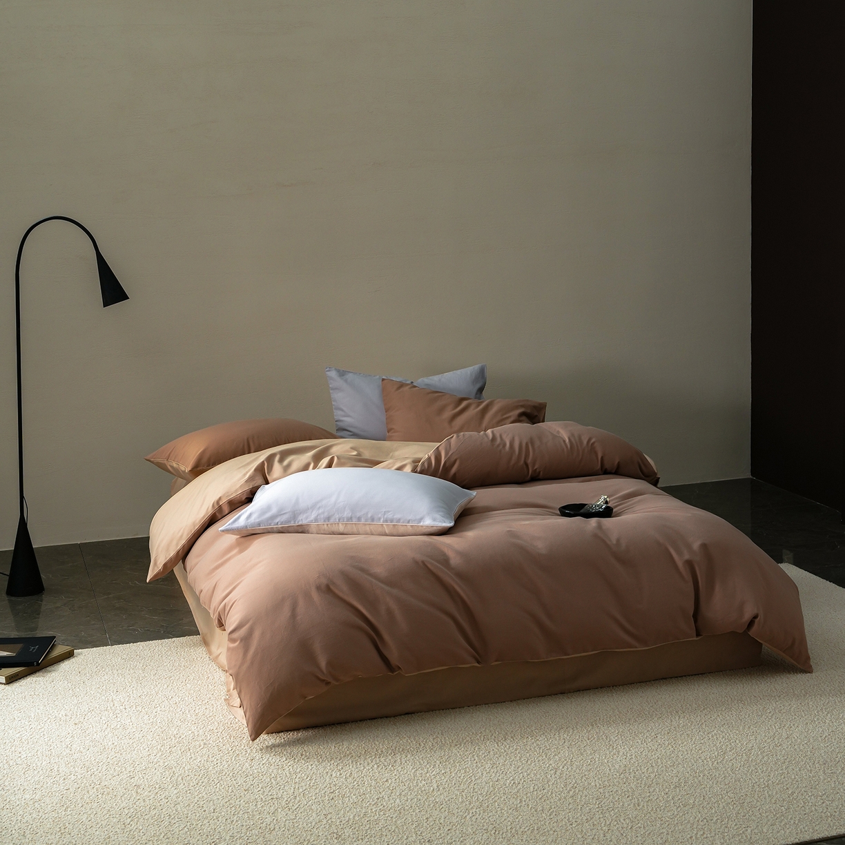 91家纺网 家纺一手货源 找家纺 禾时 2025新款A类全棉贡缎磨毛纯色四件套（礼盒包装）-风格1 莫百草