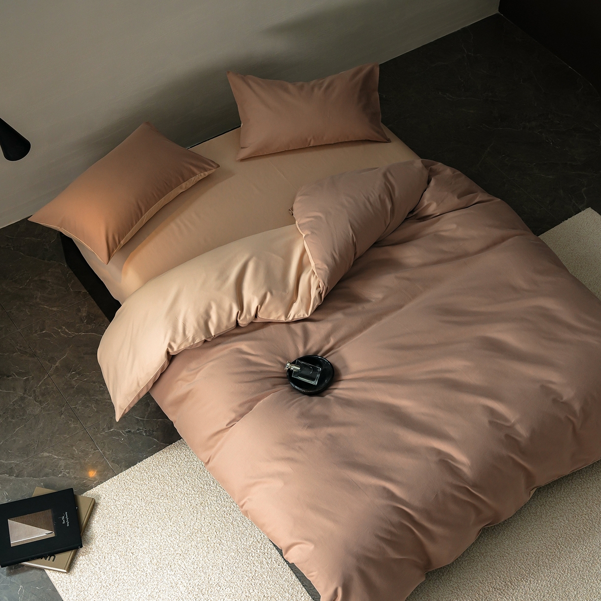 91家纺网 家纺一手货源 找家纺 禾时 2025新款A类全棉贡缎磨毛纯色四件套（礼盒包装）-风格1 莫百草