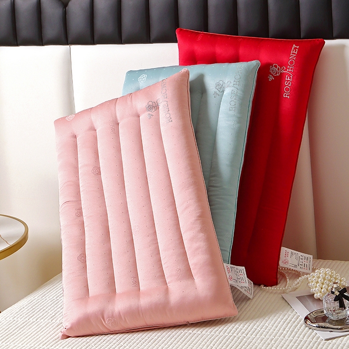91家纺网 家纺一手货源 找家纺 （总）仁宇枕业 2025新款新品大红红色粉色钻石玫瑰定型低枕头枕芯