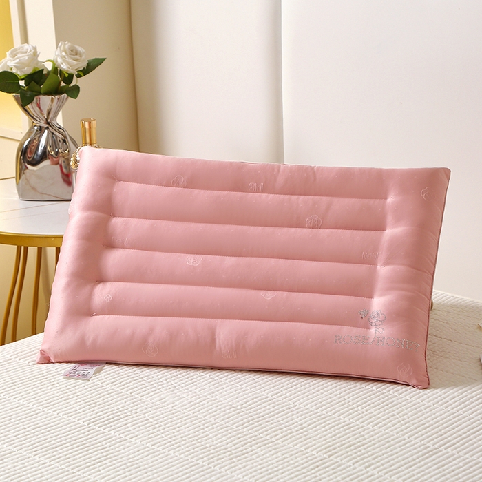 91家纺网 家纺一手货源 找家纺 （总）仁宇枕业 2025新款新品大红红色粉色钻石玫瑰定型低枕头枕芯