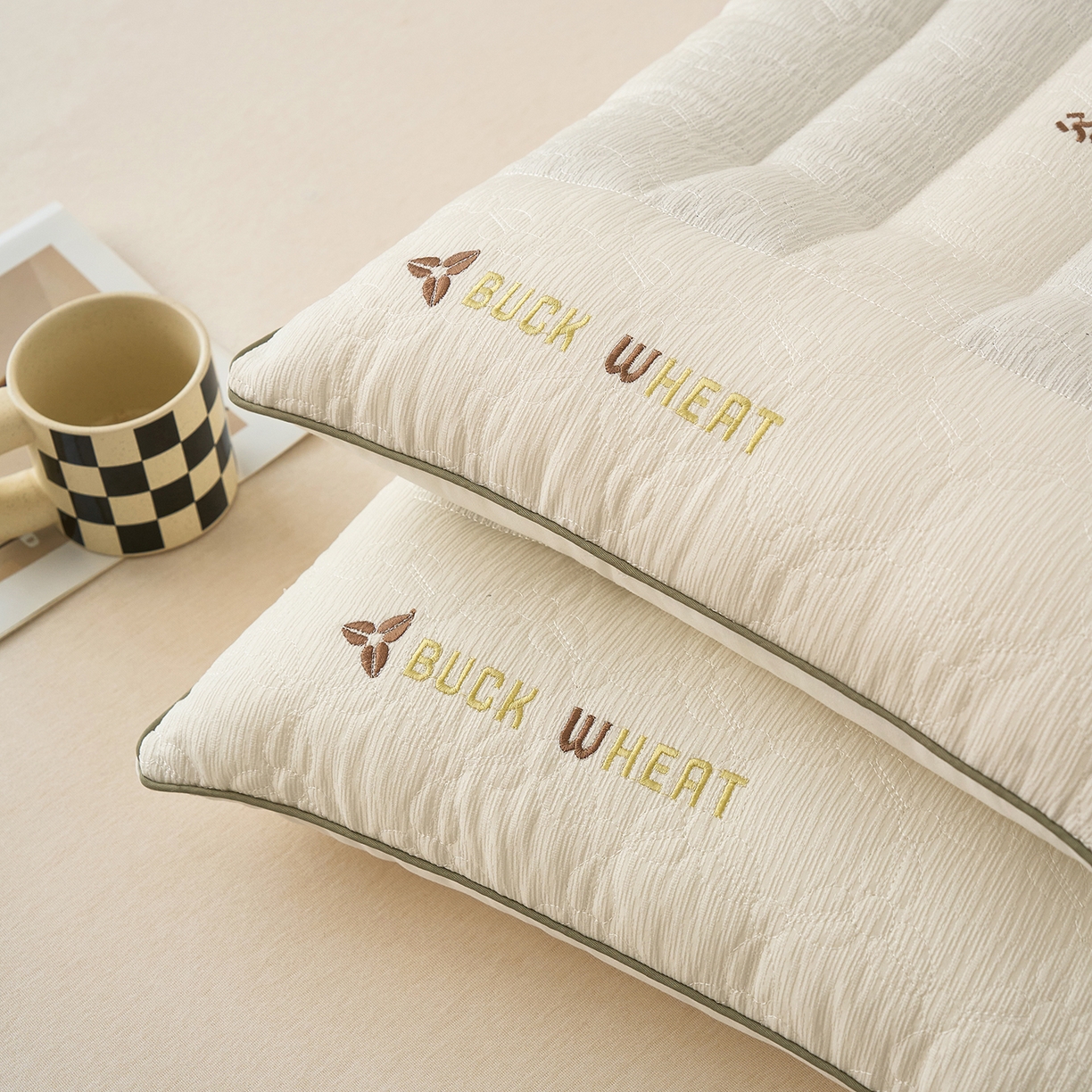 91家纺网 家纺一手货源 找家纺 （总）仁宇枕业 2025新款新品谷小荞护颈中低枕荞麦枕头枕芯