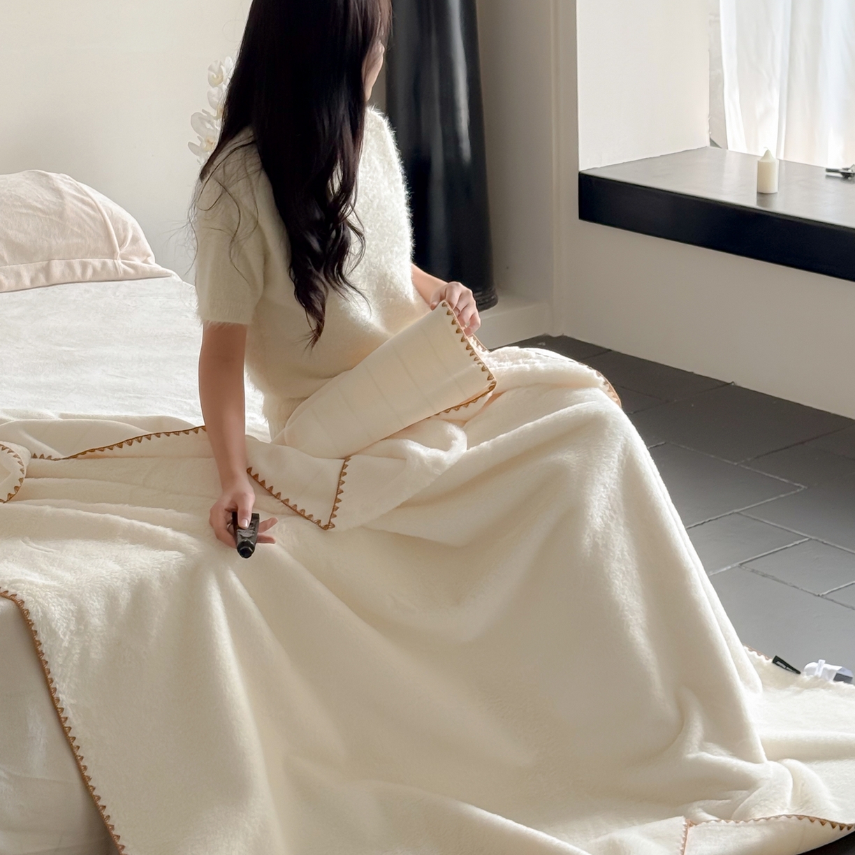 91家纺网 家纺一手货源 找家纺 （总）ONE TWO ONE 121 2025新款兔绒毛毯子披肩办公室午睡空调沙发毯冬季加厚珊瑚绒盖毯牛奶绒【会员-5】 【提供买家秀】 控价 88/ 138/158/188