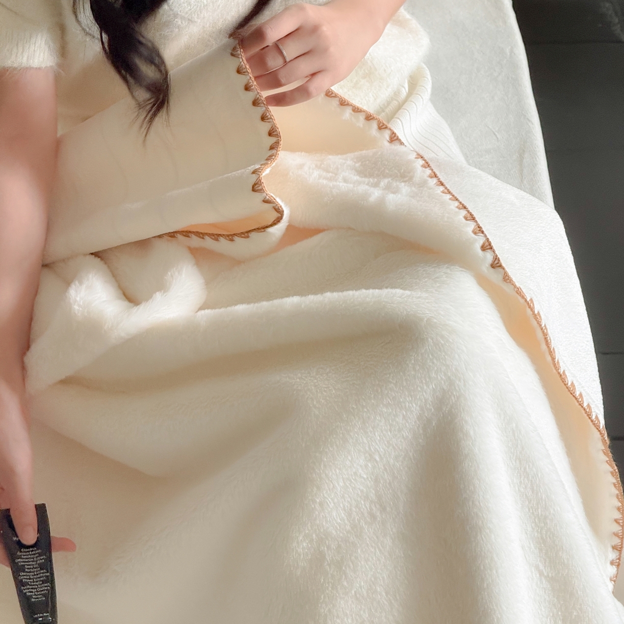 91家纺网 家纺一手货源 找家纺 （总）ONE TWO ONE 121 2025新款兔绒毛毯子披肩办公室午睡空调沙发毯冬季加厚珊瑚绒盖毯牛奶绒【会员-5】 【提供买家秀】 控价 88/ 138/158/188