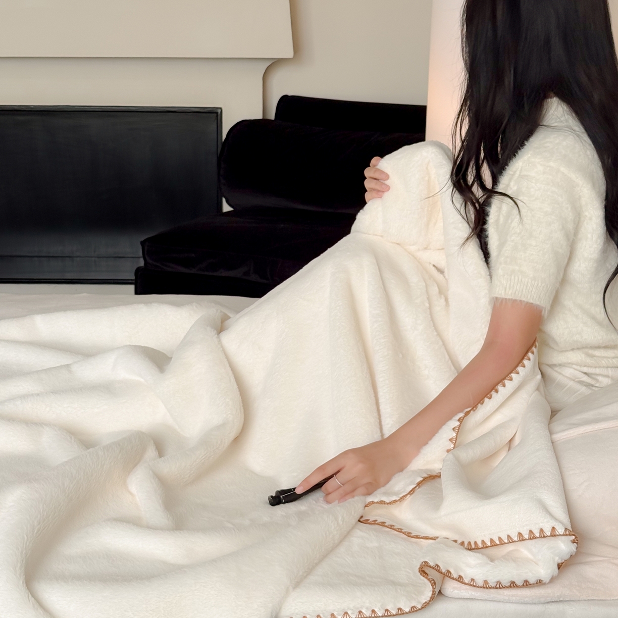 91家纺网 家纺一手货源 找家纺 （总）ONE TWO ONE 121 2025新款兔绒毛毯子披肩办公室午睡空调沙发毯冬季加厚珊瑚绒盖毯牛奶绒【会员-5】 【提供买家秀】 控价 88/ 138/158/188