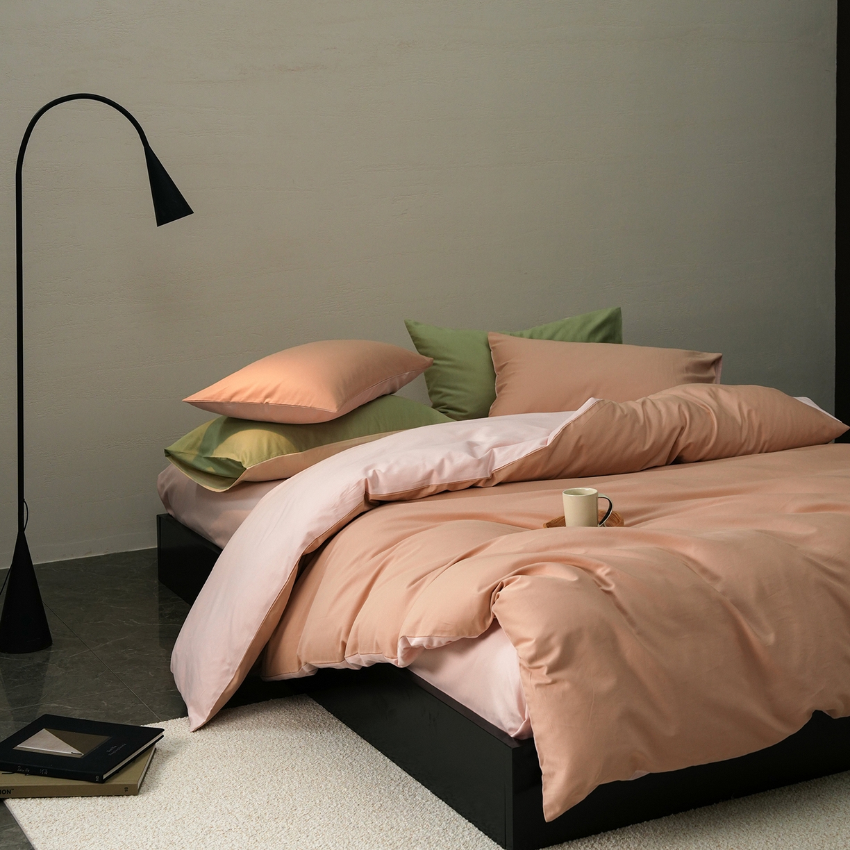 91家纺网 家纺一手货源 找家纺 禾时 2025新款A类全棉贡缎磨毛纯色四件套（礼盒包装）-风格1 奶咖