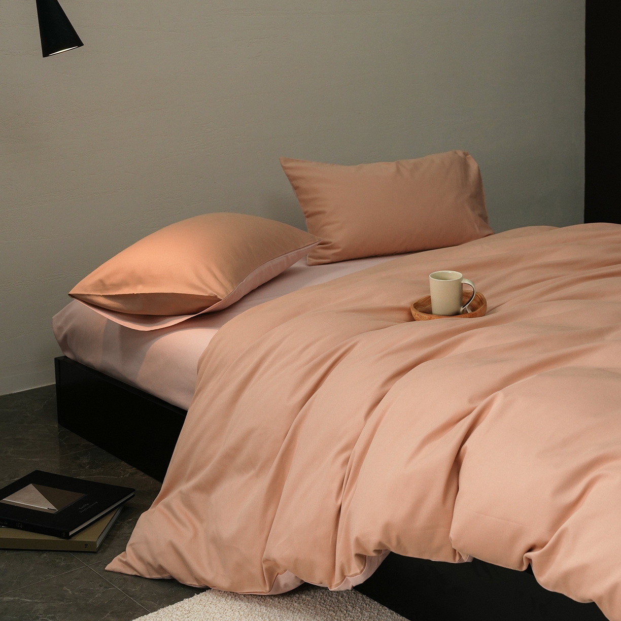 91家纺网 家纺一手货源 找家纺 禾时 2025新款A类全棉贡缎磨毛纯色四件套（礼盒包装）-风格1 奶咖