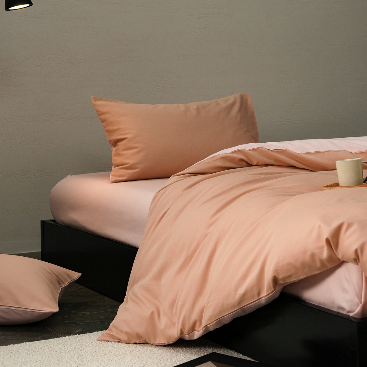 91家纺网 家纺一手货源 找家纺 禾时 2025新款A类全棉贡缎磨毛纯色四件套（礼盒包装）-风格1 奶咖