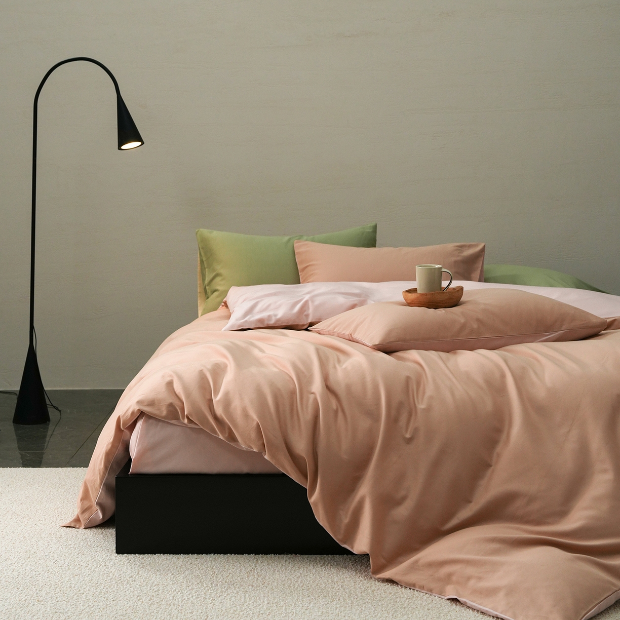 91家纺网 家纺一手货源 找家纺 禾时 2025新款A类全棉贡缎磨毛纯色四件套（礼盒包装）-风格1 奶咖