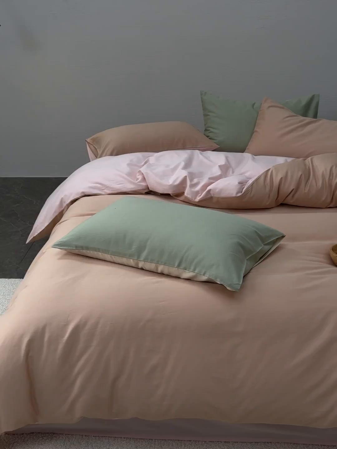 91家纺网 家纺一手货源 找家纺 禾时 2025新款A类全棉贡缎磨毛纯色四件套（礼盒包装）-风格1 奶咖