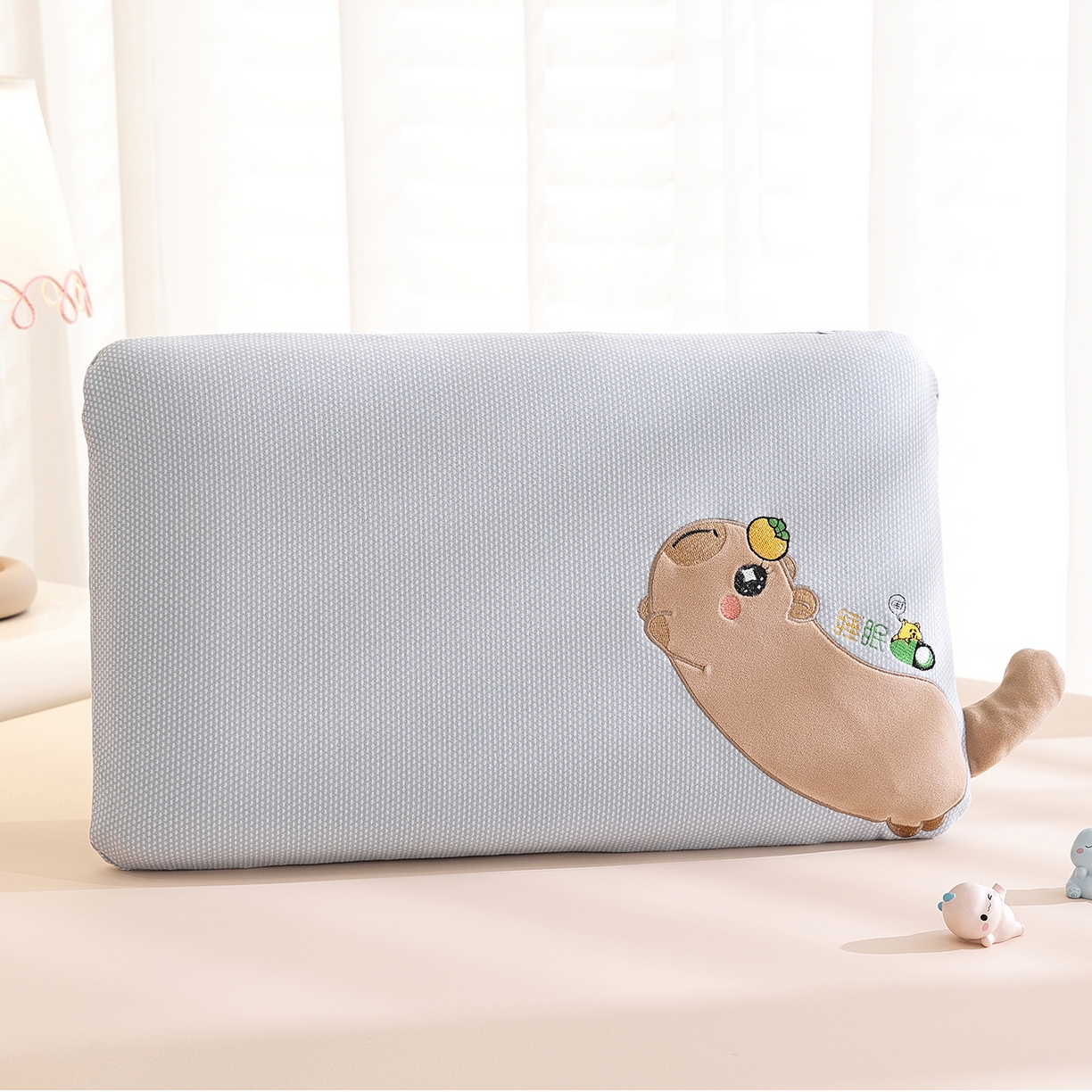 91家纺网 家纺一手货源 找家纺 （总）仁宇枕业 2025新款新品暖绒卡皮睡眠面包儿童记忆枕头枕芯