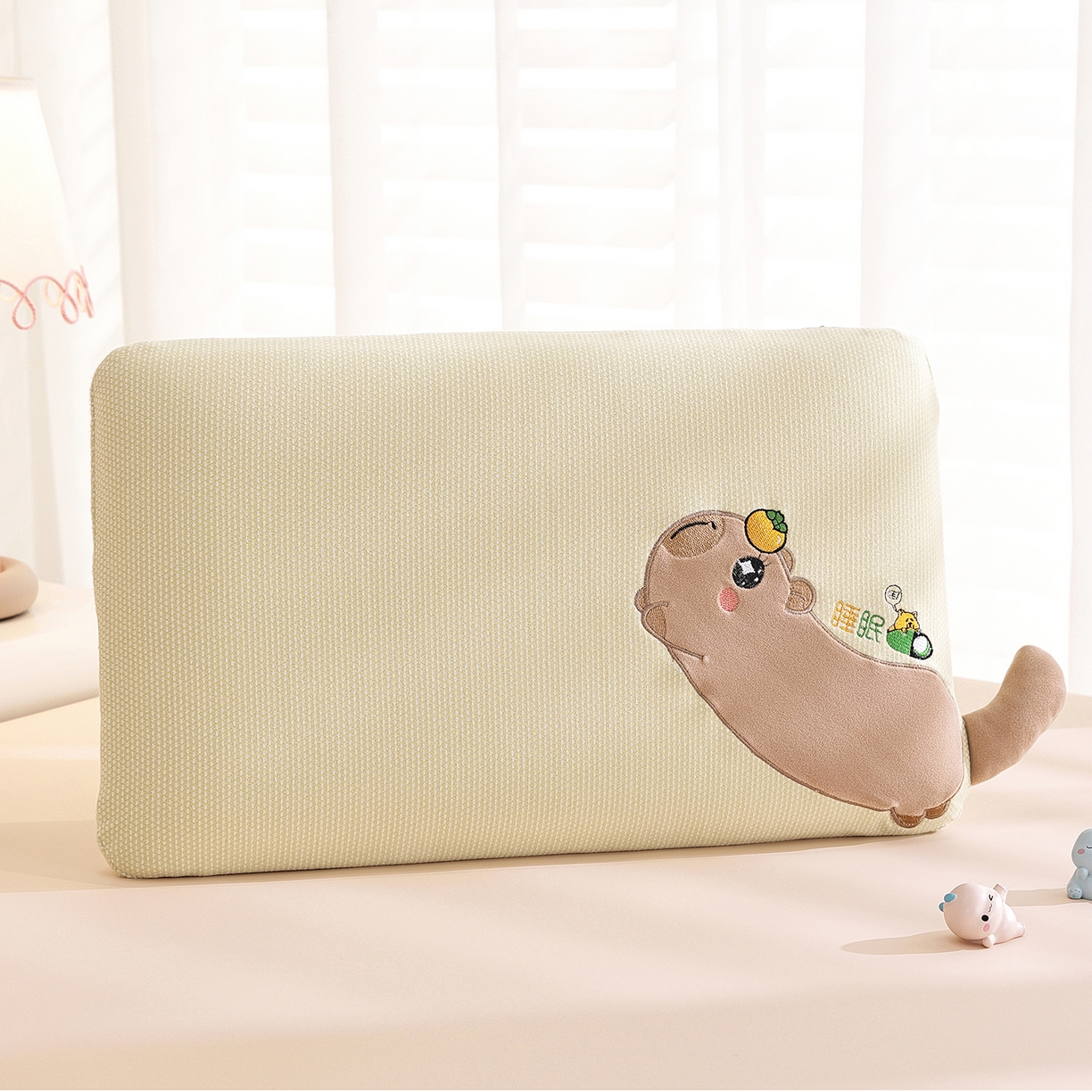 91家纺网 家纺一手货源 找家纺 （总）仁宇枕业 2025新款新品暖绒卡皮睡眠面包儿童记忆枕头枕芯