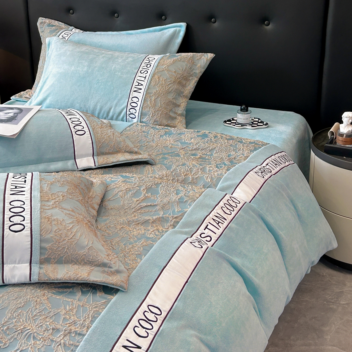 91家纺网 家纺一手货源 找家纺 （总）苏源家居 2025新款加厚牛奶绒拼浮雕冬款四件套-幽境