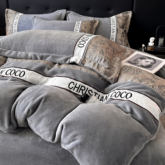 91家纺网 家纺一手货源 找家纺 （总）苏源家居 2025新款加厚牛奶绒拼浮雕冬款四件套-幽境