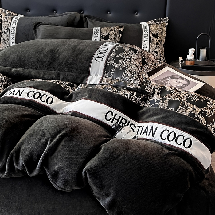 91家纺网 家纺一手货源 找家纺 （总）苏源家居 2025新款加厚牛奶绒拼浮雕冬款四件套-幽境