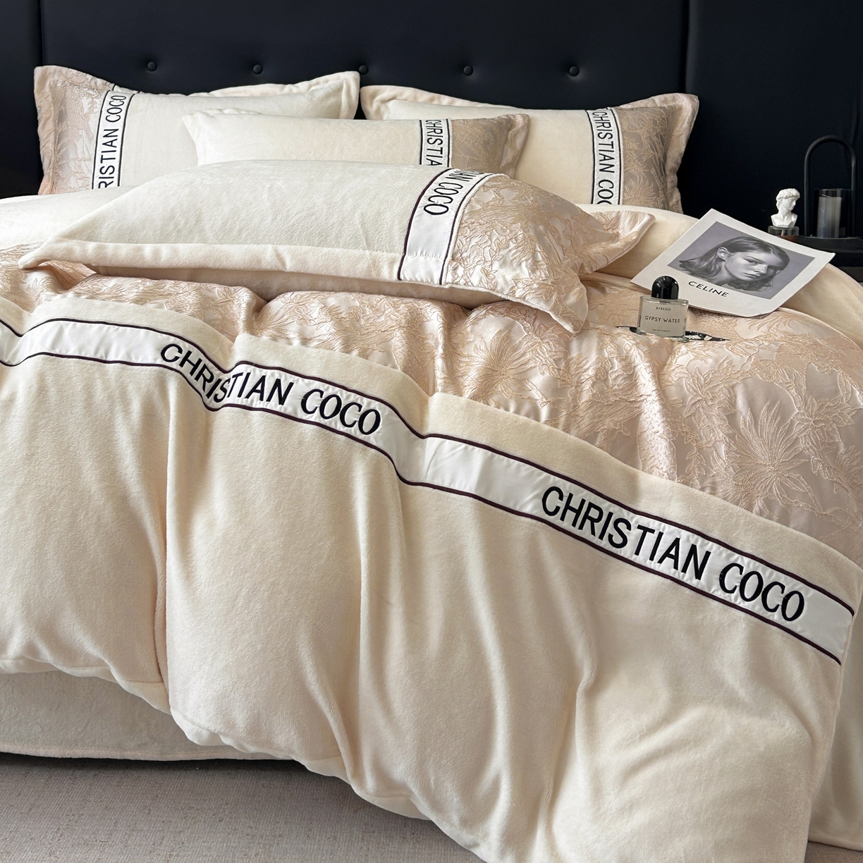 91家纺网 家纺一手货源 找家纺 苏源家居 2025新款加厚牛奶绒拼浮雕冬款四件套-幽境 幽境-奶白