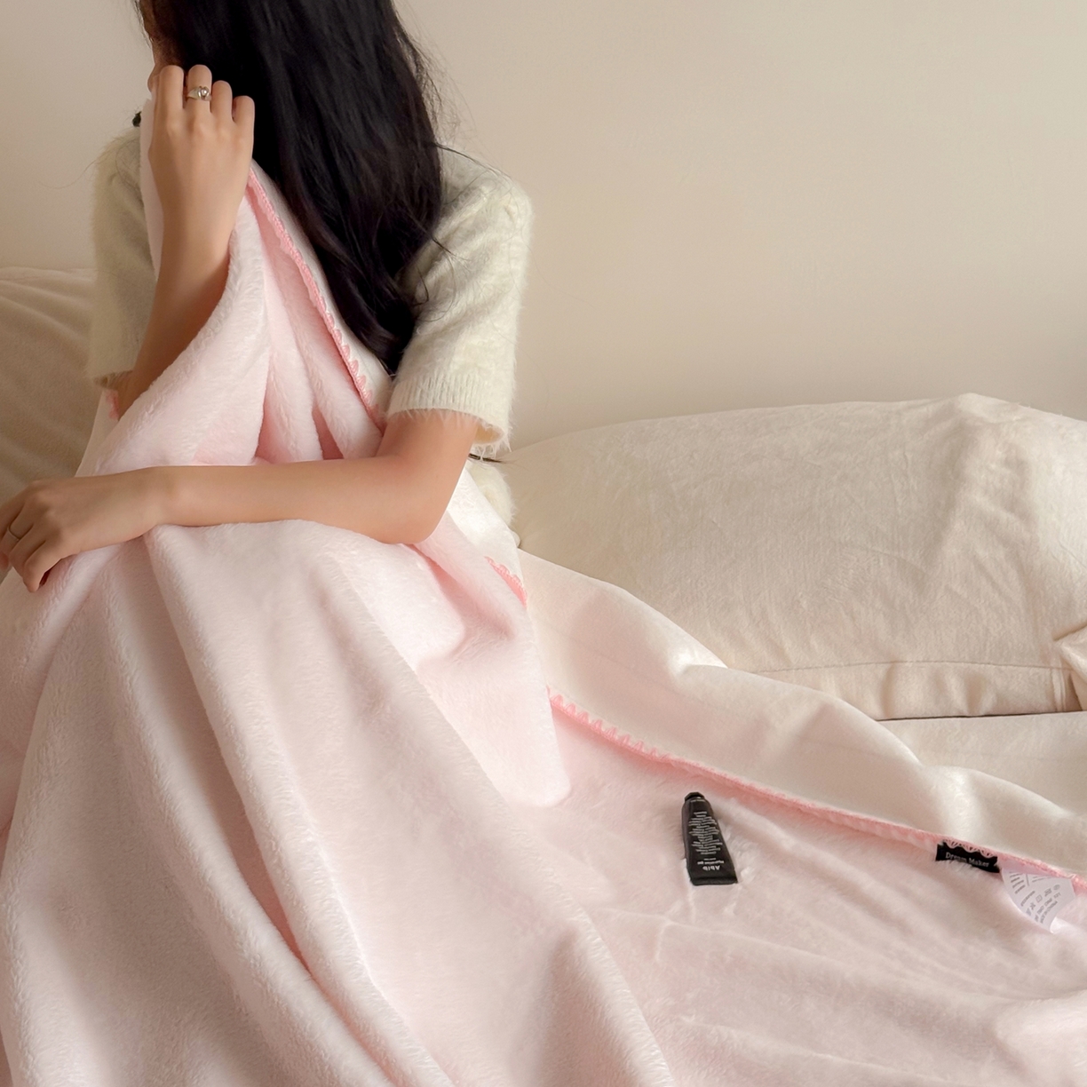 91家纺网 家纺一手货源 找家纺 ONE TWO ONE 121 2025新款兔绒毛毯子披肩办公室午睡空调沙发毯冬季加厚珊瑚绒盖毯牛奶绒【会员-5】 【提供买家秀】 控价 88/ 138/158/188 黛玉粉