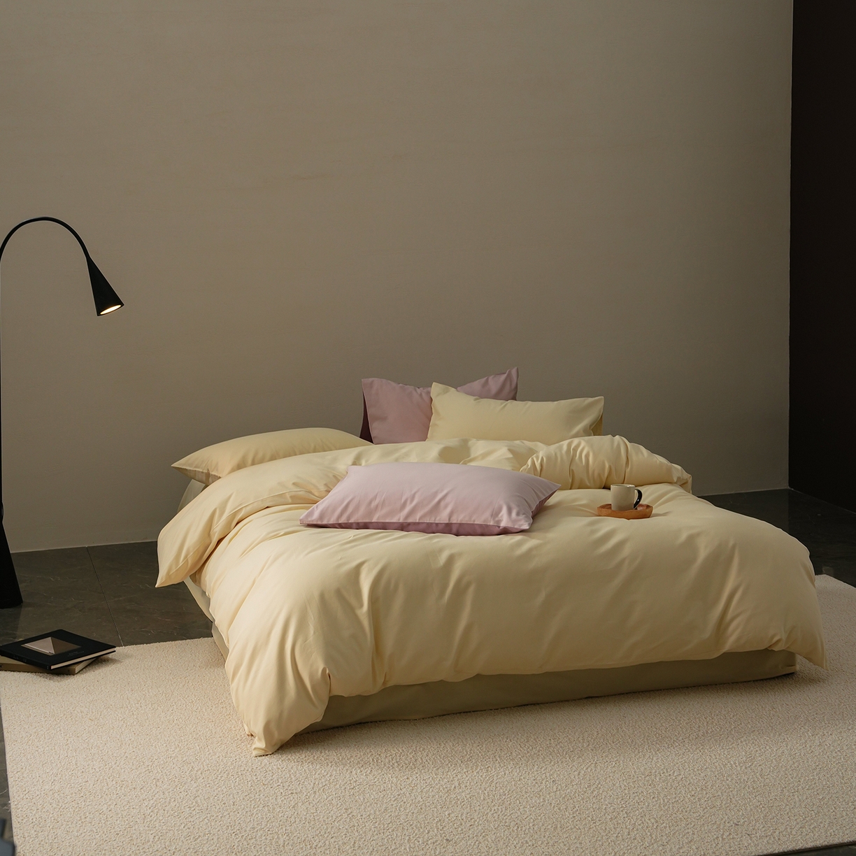 91家纺网 家纺一手货源 找家纺 禾时 2025新款A类全棉贡缎磨毛纯色四件套（礼盒包装）-风格1 奶昔