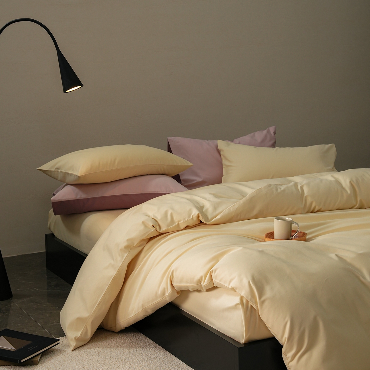 91家纺网 家纺一手货源 找家纺 禾时 2025新款A类全棉贡缎磨毛纯色四件套（礼盒包装）-风格1 奶昔