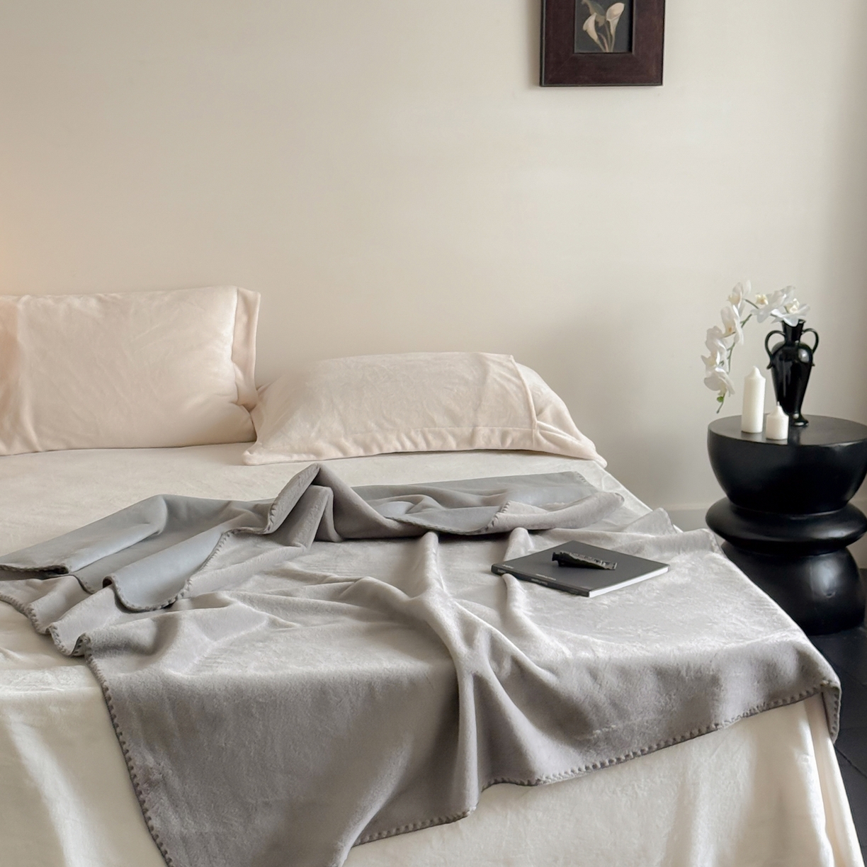 91家纺网 家纺一手货源 找家纺 ONE TWO ONE 121 2025新款兔绒毛毯子披肩办公室午睡空调沙发毯冬季加厚珊瑚绒盖毯牛奶绒【会员-5】 【提供买家秀】 控价 88/ 138/158/188 质感灰