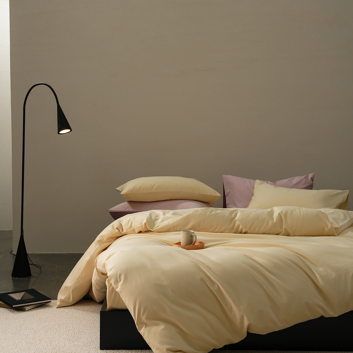 91家纺网 家纺一手货源 找家纺 禾时 2025新款A类全棉贡缎磨毛纯色四件套（礼盒包装）-风格1 奶昔