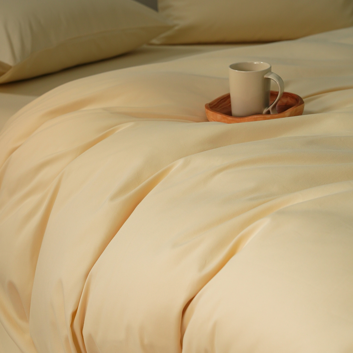 91家纺网 家纺一手货源 找家纺 禾时 2025新款A类全棉贡缎磨毛纯色四件套（礼盒包装）-风格1 奶昔