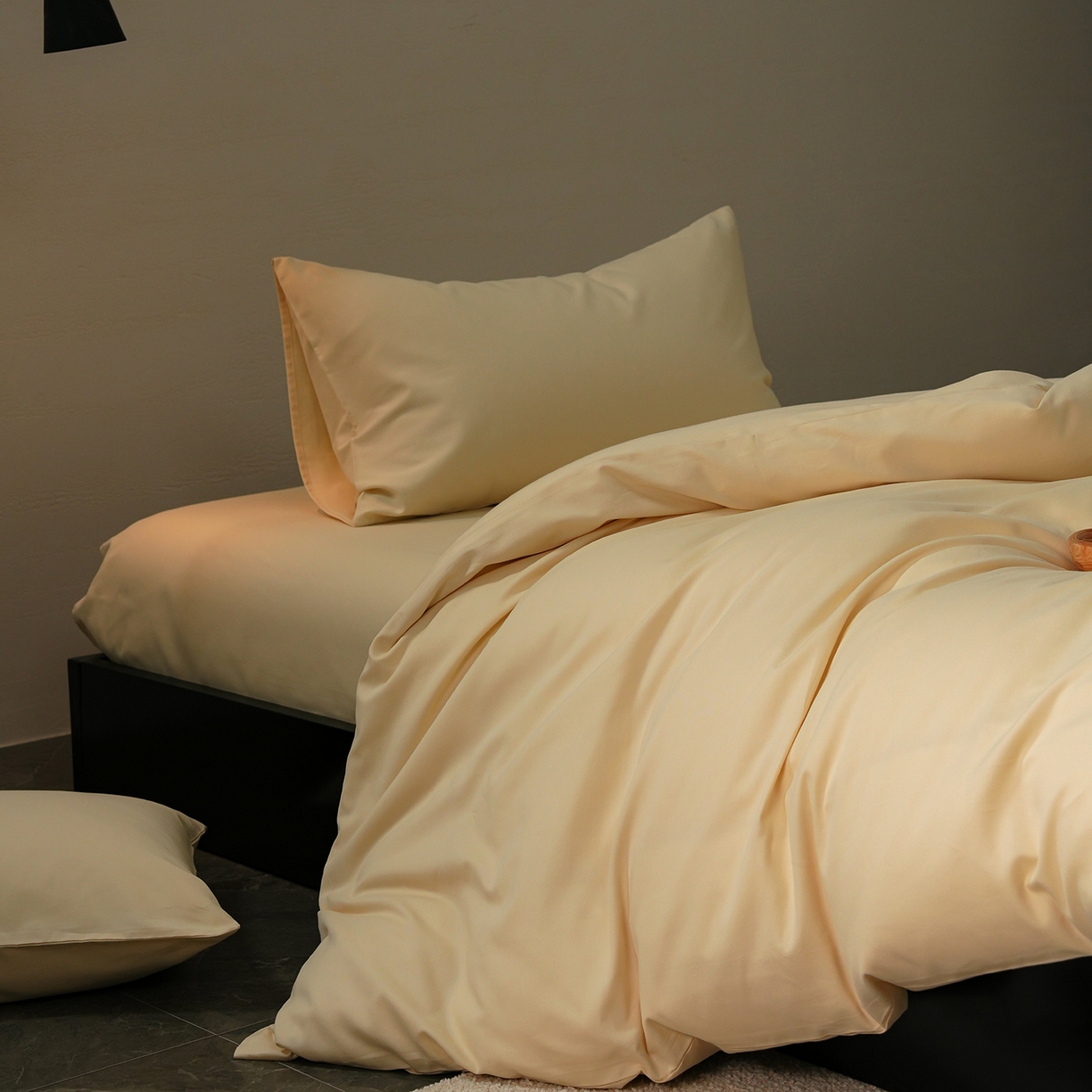 91家纺网 家纺一手货源 找家纺 禾时 2025新款A类全棉贡缎磨毛纯色四件套（礼盒包装）-风格1 奶昔